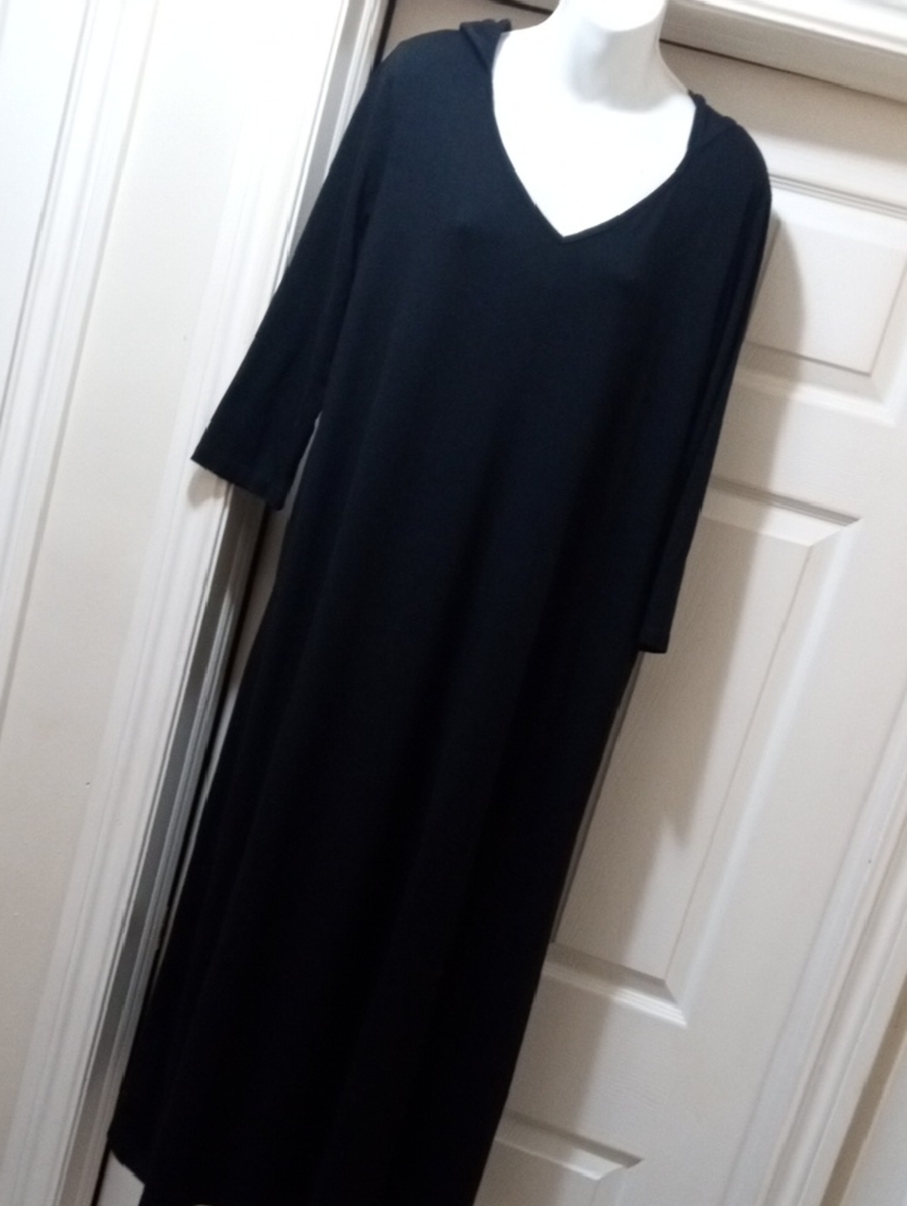 Everyday V-Neck Black Maxi Dress with Hood